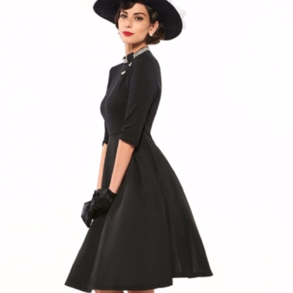 SALE 🖤 SEXY YET ELOQUENT BLACK FiT & FLARE DRESS - Picture 2 of 7